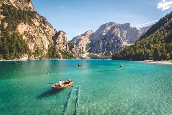 Comment se préparer pour des activités sportives ou de détente à la montagne en France?